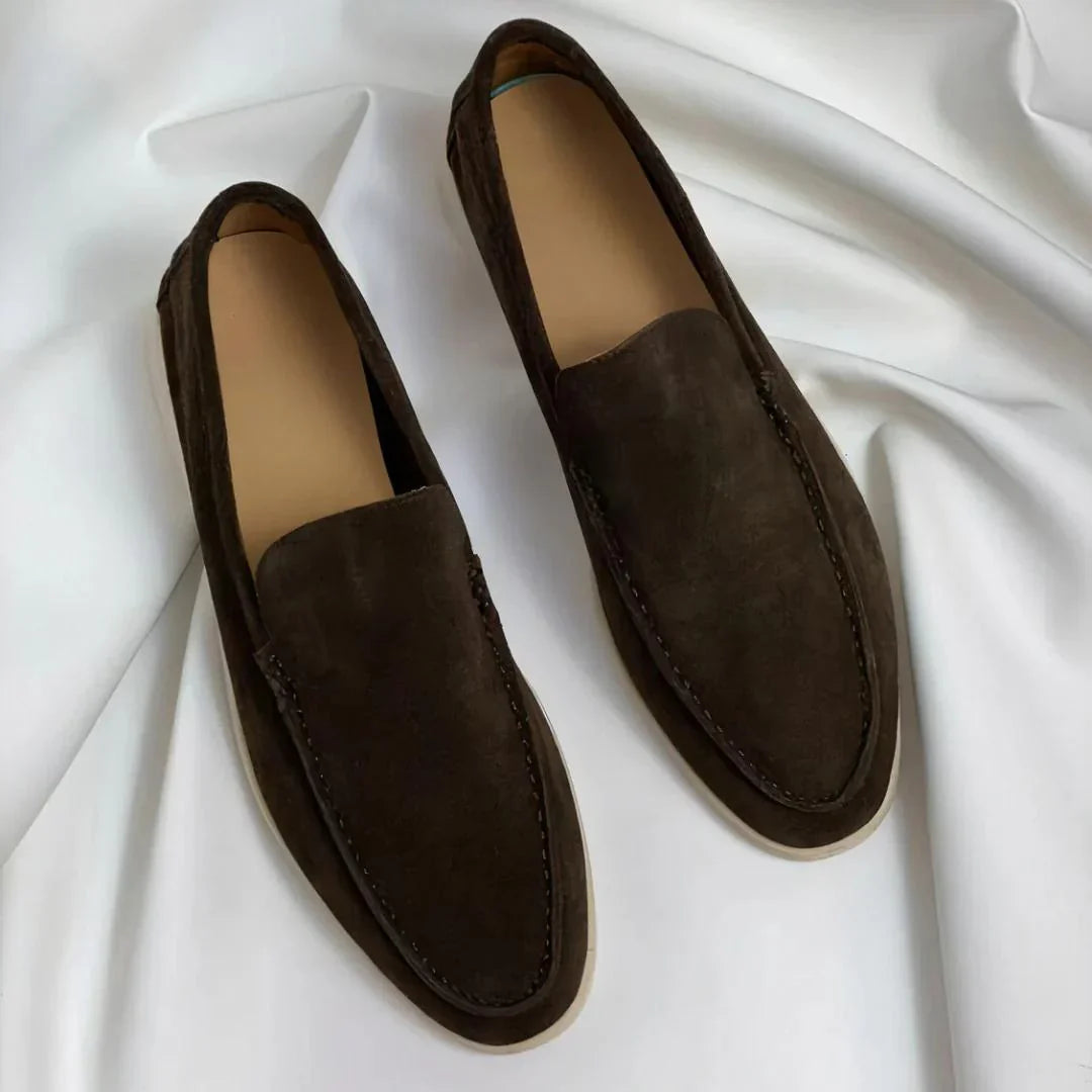 Mocasines de ante atemporales para la elegancia diaria