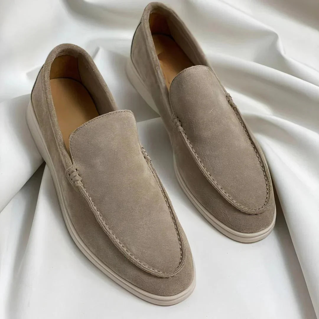 Mocasines de ante atemporales para la elegancia diaria