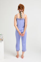 Conjunto de pijama de camisola de encaje de bambú con pantalón cropped en color jaspeado