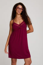 Camisón de encaje de bambú en burdeos