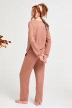 Conjunto de pijama de encaje de bambú con escote en V en tono moka