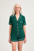 Conjunto de camisa y pantalones cortos de bambú en verde