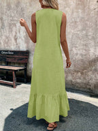 IRIS | Vestido largo de corte A, con pliegues y escote en V.