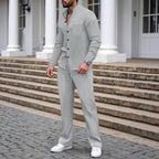 Conjunto de dos piezas para hombre: camisa y pantalón informales de tejido gofrado.