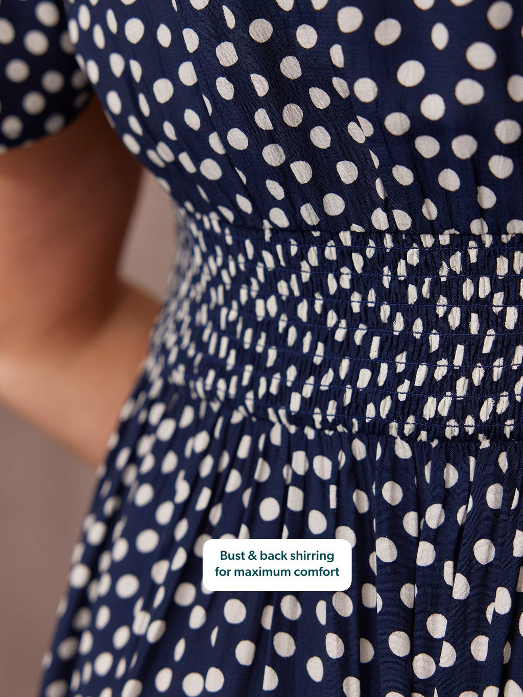 Maddie Vestido de Manga Corta - Estampado de Lunares en Azul Marino